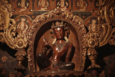 Budist heykel antik tapınak