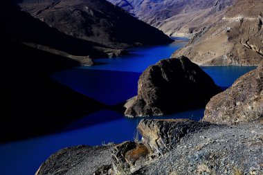 Himalaya Dağları'nda Nehri