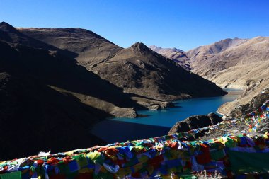 Himalaya Dağları'nda kutsal Gölü