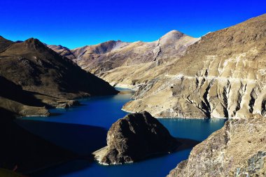 Himalaya Dağları'nda kutsal Gölü