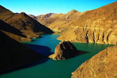 Himalaya Dağları'nda kutsal Gölü