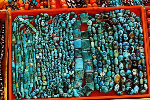 Κοσμήματα από κοράλλια και τυρκουάζ — Φωτογραφία Αρχείου