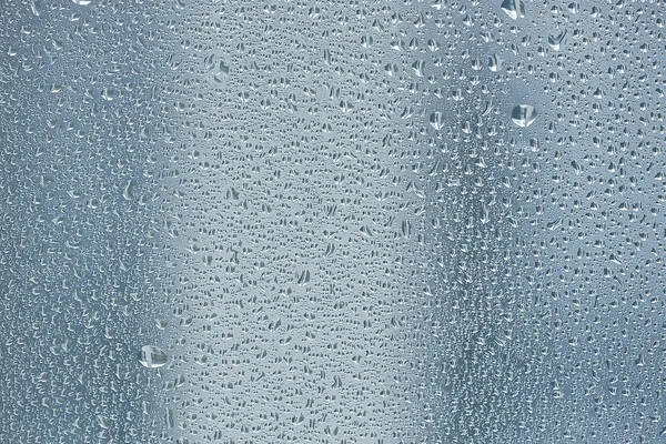 Gouttes de pluie sur verre de fenêtre — Photo