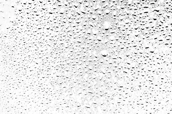 Pencere camına yağmur damlaları 