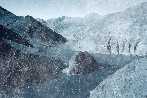 Himalaya Dağları'nda Nehri