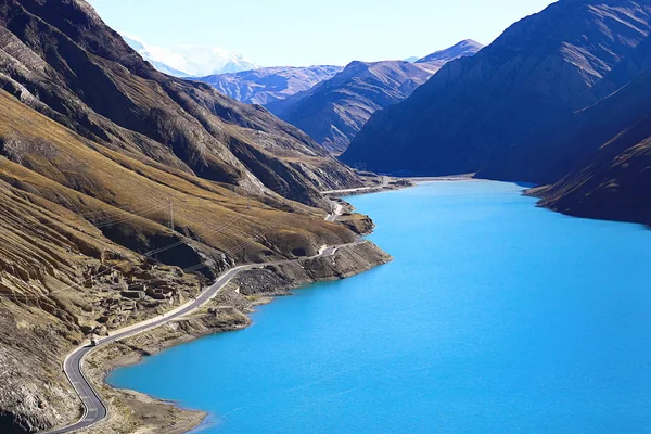 Święte jezioro, w Himalajach — Zdjęcie stockowe