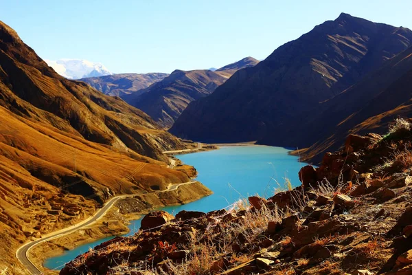 Himalaya Dağları'nda Nehri