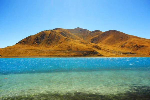 Himalaya Dağları'nda kutsal Gölü