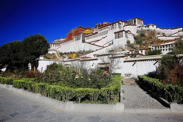 Potalapalatset i lhasa — Stockfoto