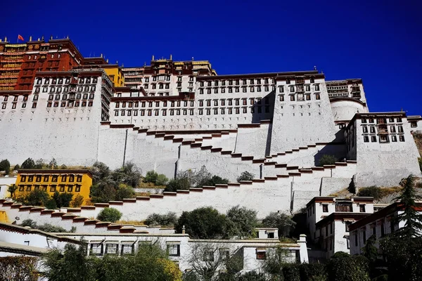 Palácio de Potala em Lhasa — Fotografia de Stock