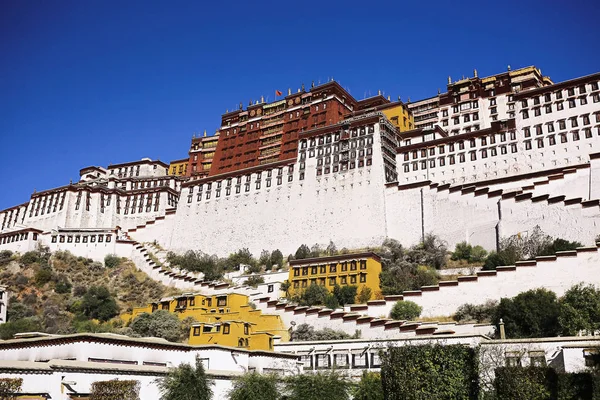 Palacio de Potala en Lhasa — Foto de Stock