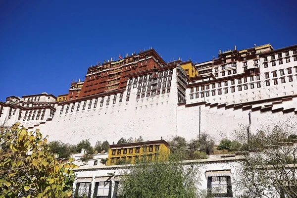 Palácio de Potala em Lhasa — Fotografia de Stock