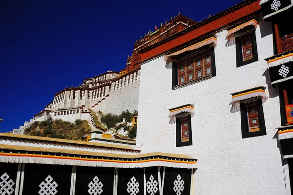 Palacio de Potala en Lhasa — Foto de Stock