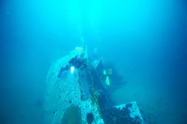 Shipwreck on sea bottom — Stock Photo, Image