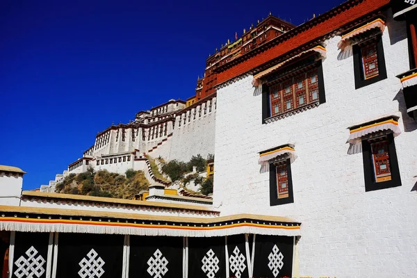 Palácio de Potala em Lhasa — Fotografia de Stock