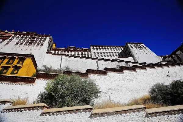 Palacio de Potala en Lhasa — Foto de Stock