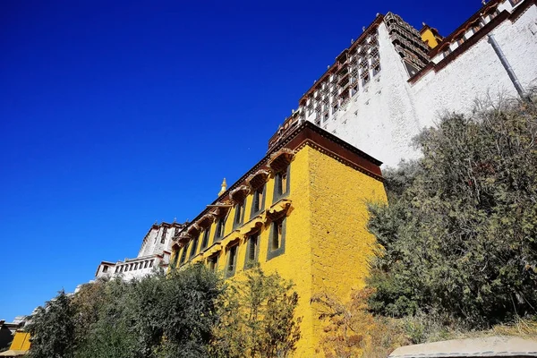 Palacio de Potala en Lhasa — Foto de Stock