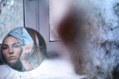 güzel bir kadın makyaj