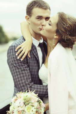 Gelin ve damat düğün gününde   