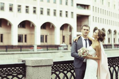 Gelin ve damat düğün gününde   