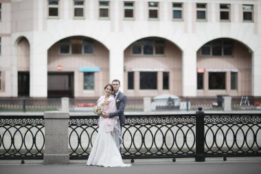 Gelin ve damat düğün gününde   