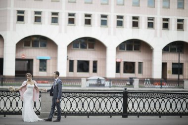 Gelin ve damat düğün gününde   