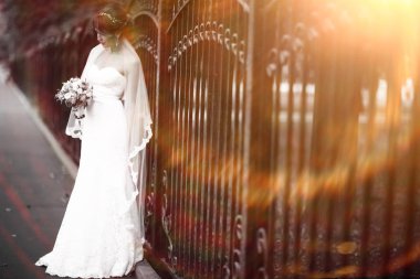 gelin buketi çiçek ile   