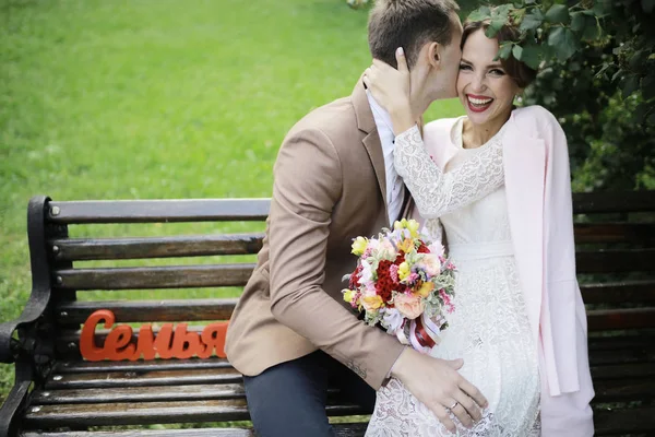 gelin buketi çiçek ile  