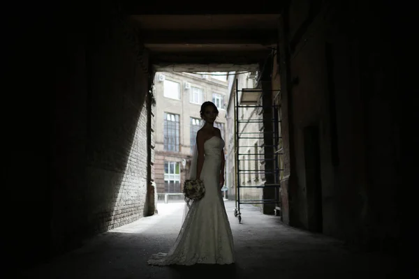 白いウェディングドレスの花嫁 — ストック写真