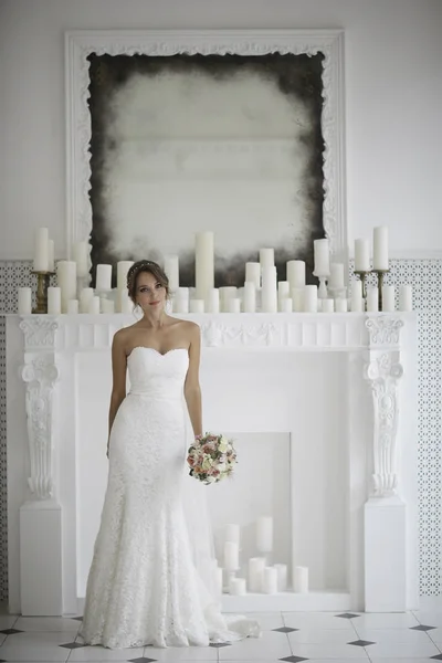 白いウェディングドレスの花嫁 — ストック写真