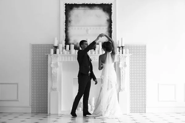 Gelin ve zarif iç groome 