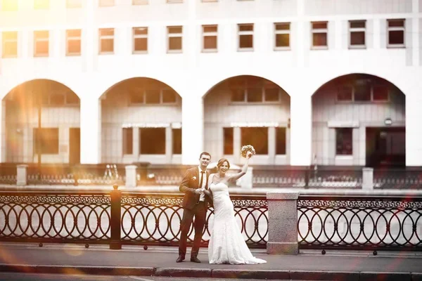 Gelin ve damat düğün gününde   