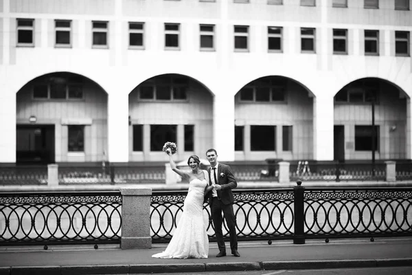 Gelin ve damat düğün gününde   