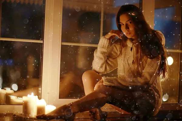 Young woman with candles — Stock Photo, Image