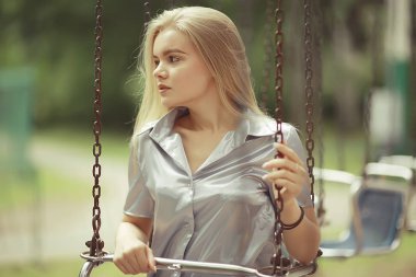 kadın zinciri atlı karınca 