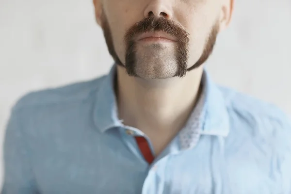 Homme brutal avec moustache — Photo