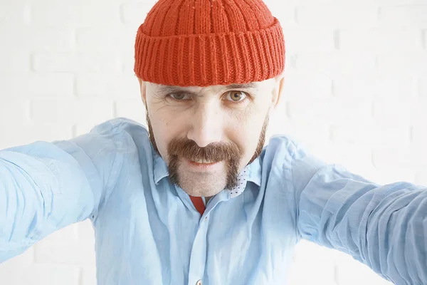 Porträtt av man med mustasch — Stockfoto