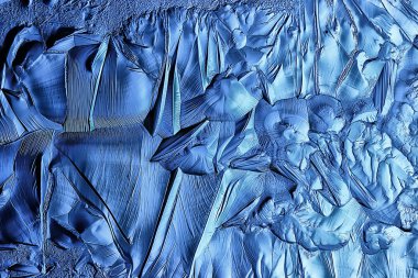 Mavi buzlu cam arka plan, buzun yüzeyinin soyut dokusu, donmuş mevsimlik su.