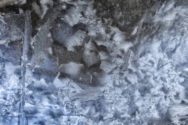 Ezilmiş buz camı arka planda çatlaklar, soyut mevsimsel arka plan, ezilmiş buz parçaları keskin kaplama