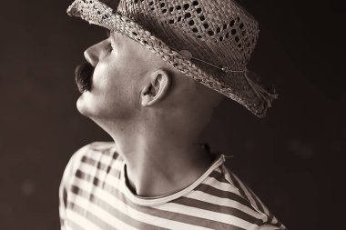 Klasik tarz, büyük bıyıklı bir adamın portresi, sıra dışı bir beyefendi.