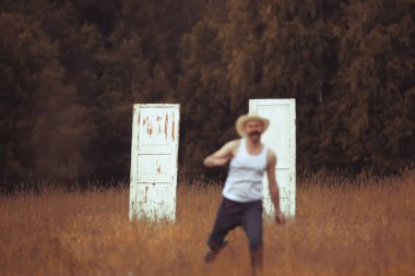 Tarlada ve çiftçide kapılar, Cadılar Bayramı için alışılmadık bir seçim.