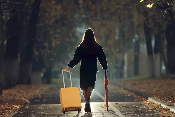 Night Girl Walking Umbrella Suitcase Autumn Park Concept Travel Sadness — Stock Photo, Image