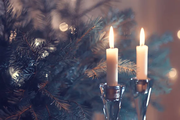Weihnachtskerzen Dekorationskarte Neujahr Tischdekoration Brennende Kerzen Und Christbaumzweige — Stockfoto