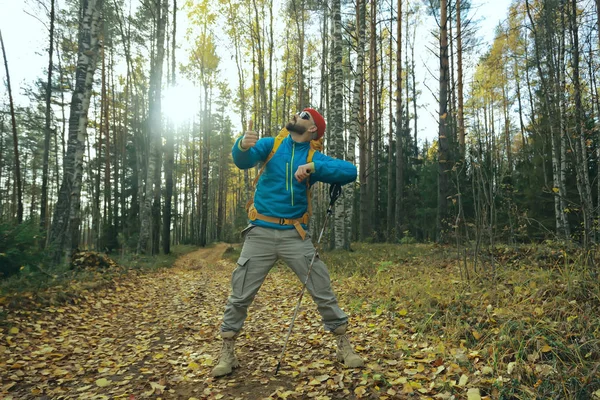 Folgt Mir Auf Einer Wanderung Ein Mann Lädt Einer Waldwanderung — Stockfoto