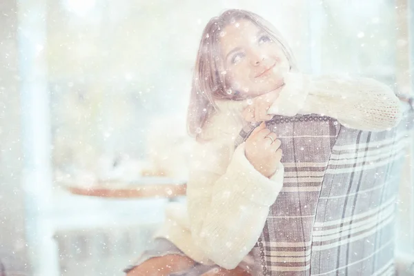 Schneefall Weihnachtsstimmung Romantik Porträt Einer Schönen Jungen Blondine Winter Trendiger — Stockfoto