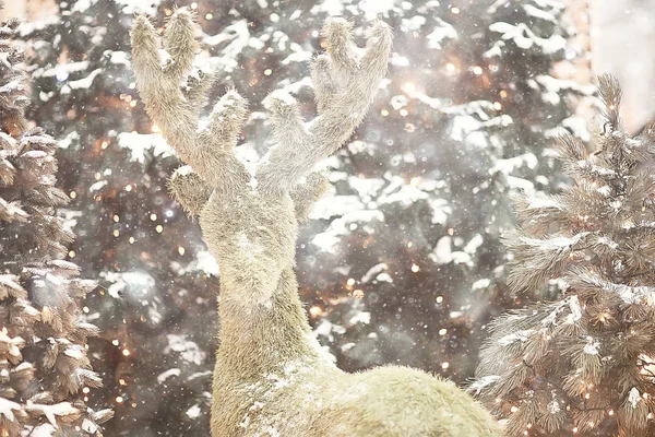 Verschwommener Hintergrund Weihnachtsbaum Draußen Dekorierter Schneehintergrund Neujahr — Stockfoto