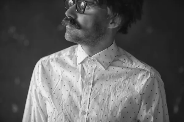 Hipser Professeur Lunettes Moustache Cristal Moderne Jeune Professeur Concept Mec — Photo