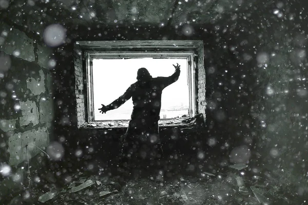 Mann Vor Dem Hintergrund Eines Fensters Einem Zerstörten Haus Horror — Stockfoto