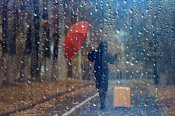 Outubro Passeio Chuva Uma Jovem Mulher Com Guarda Chuva Vermelho — Fotografia de Stock