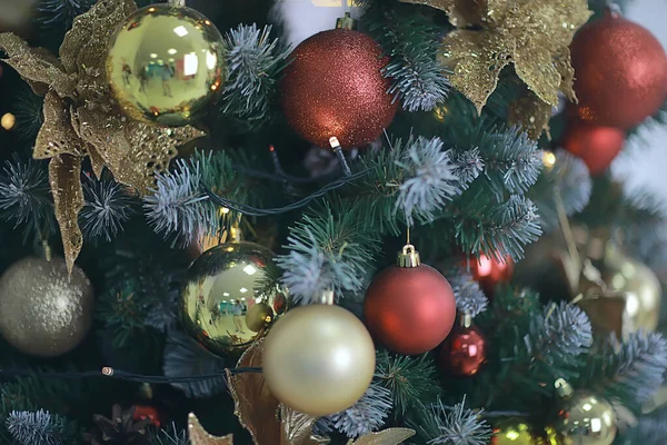 Árvore Natal Decorada Fundo Bonito Presentes Bolas Férias — Fotografia de Stock